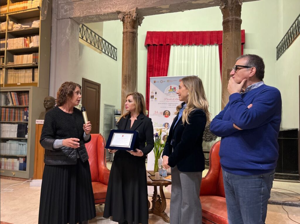 Antonella Di Bartolo, la “preside coraggio”, insignita del Premio Elda Pucci a Trapani