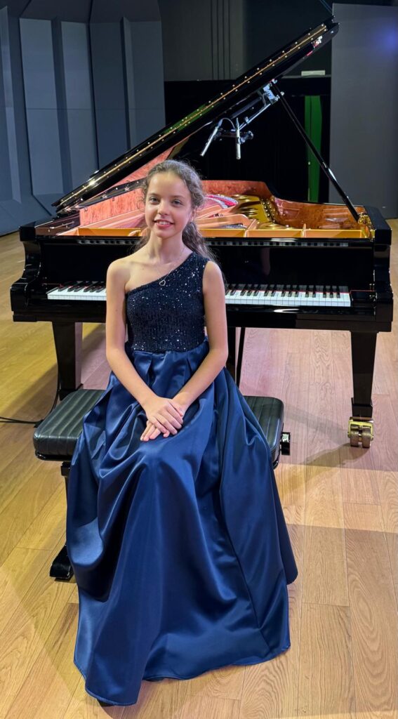 La giovane pianista Martina Meola debutta a Trapani dopo il successo a Parigi
